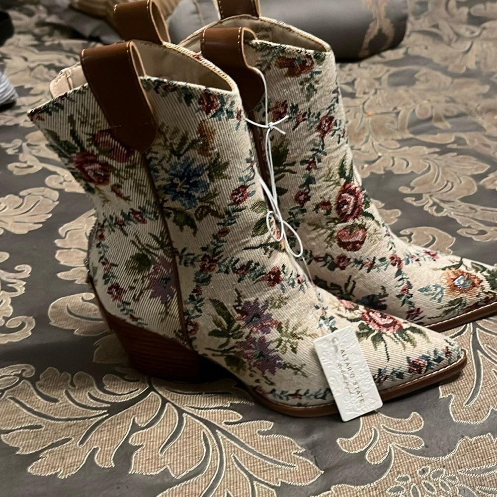 Fabulous cowboy boots!